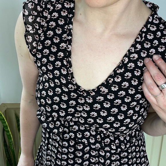 J.Crew Black Floral Mini Dress Ruffle V-Neck Tiered Sz 8 Cottagecore Boho Fairy - Picture 8 of 16